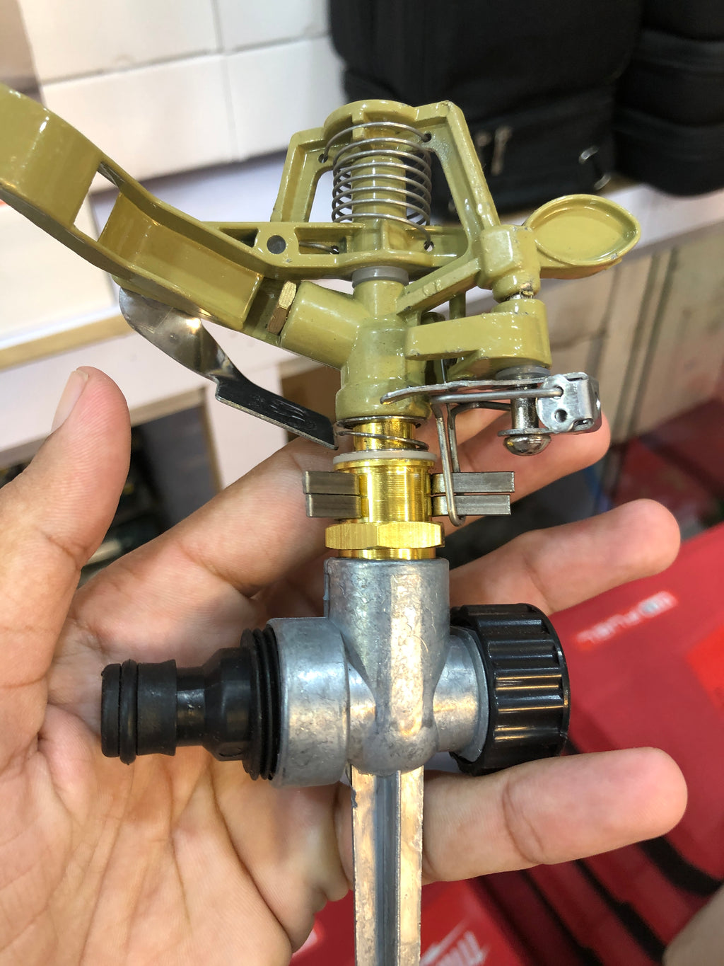 Heavy-Duty Aluminum Water Sprinkler – 360° Rotating Garden Irrigation Sprinkler