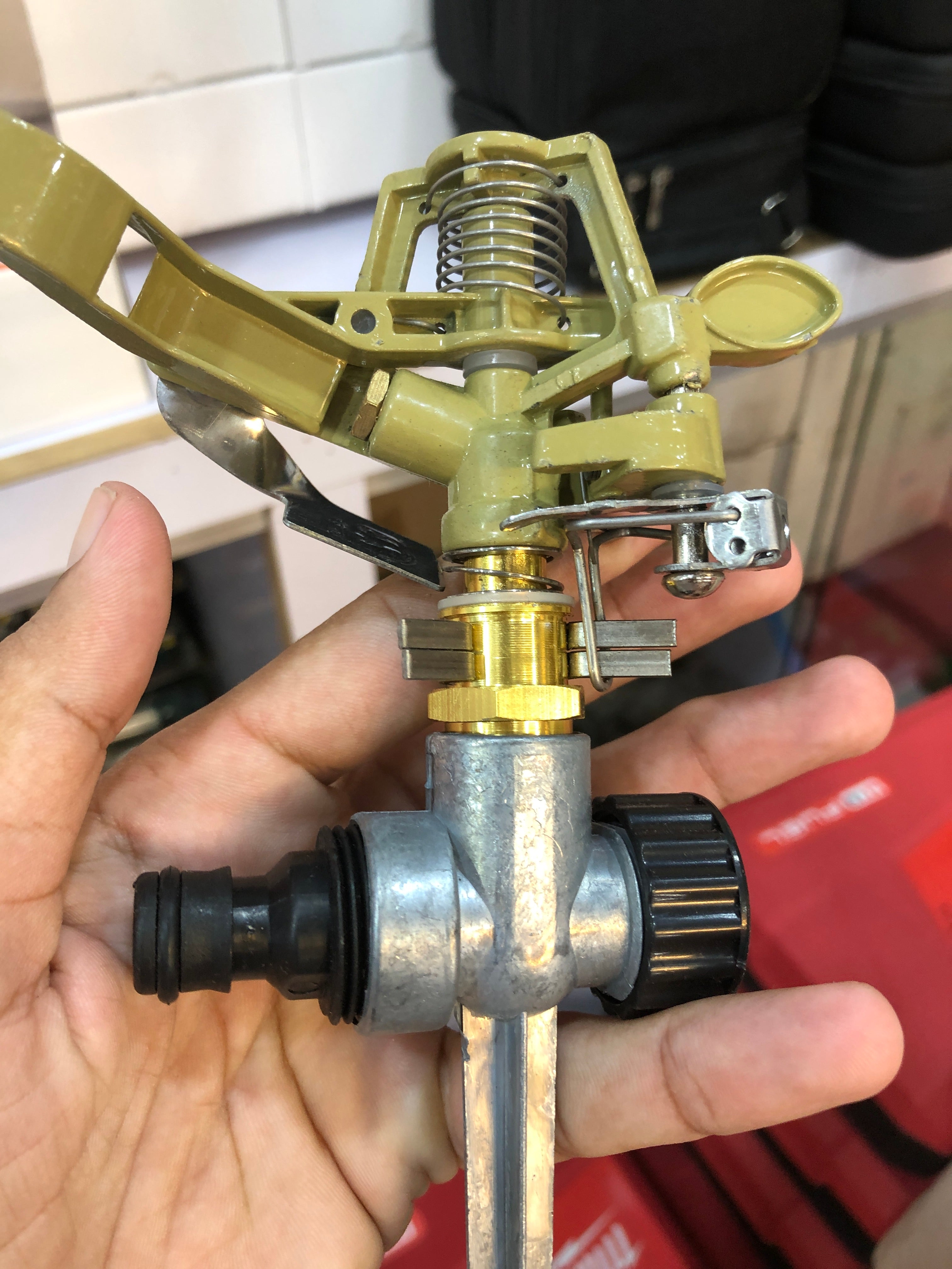 Heavy-Duty Aluminum Water Sprinkler – 360° Rotating Garden Irrigation Sprinkler