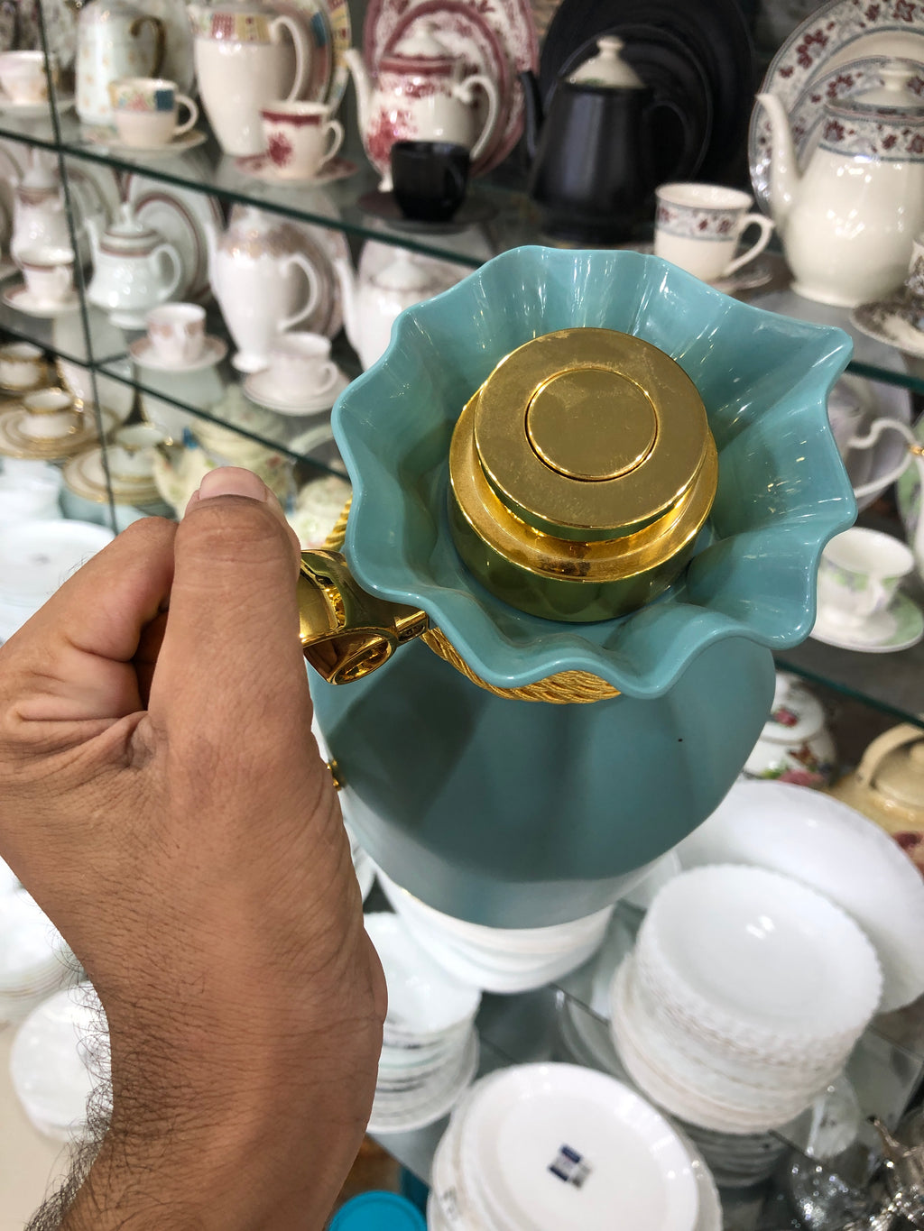 Premium Golden Vacuum Flask – Elegant Thermos Bottle 2ltr