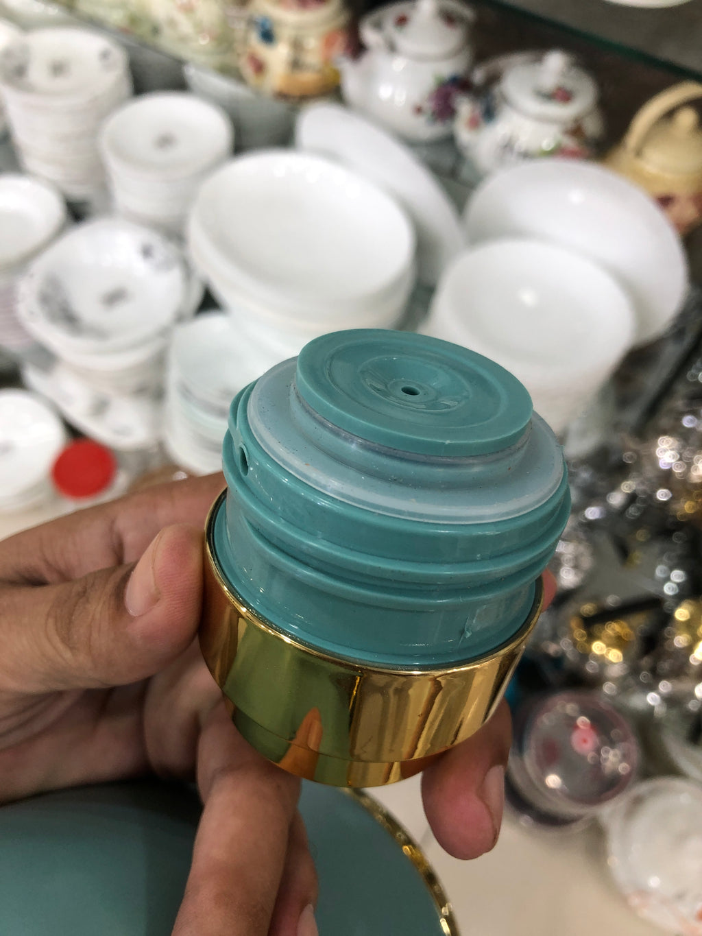 Premium Golden Vacuum Flask – Elegant Thermos Bottle 2ltr