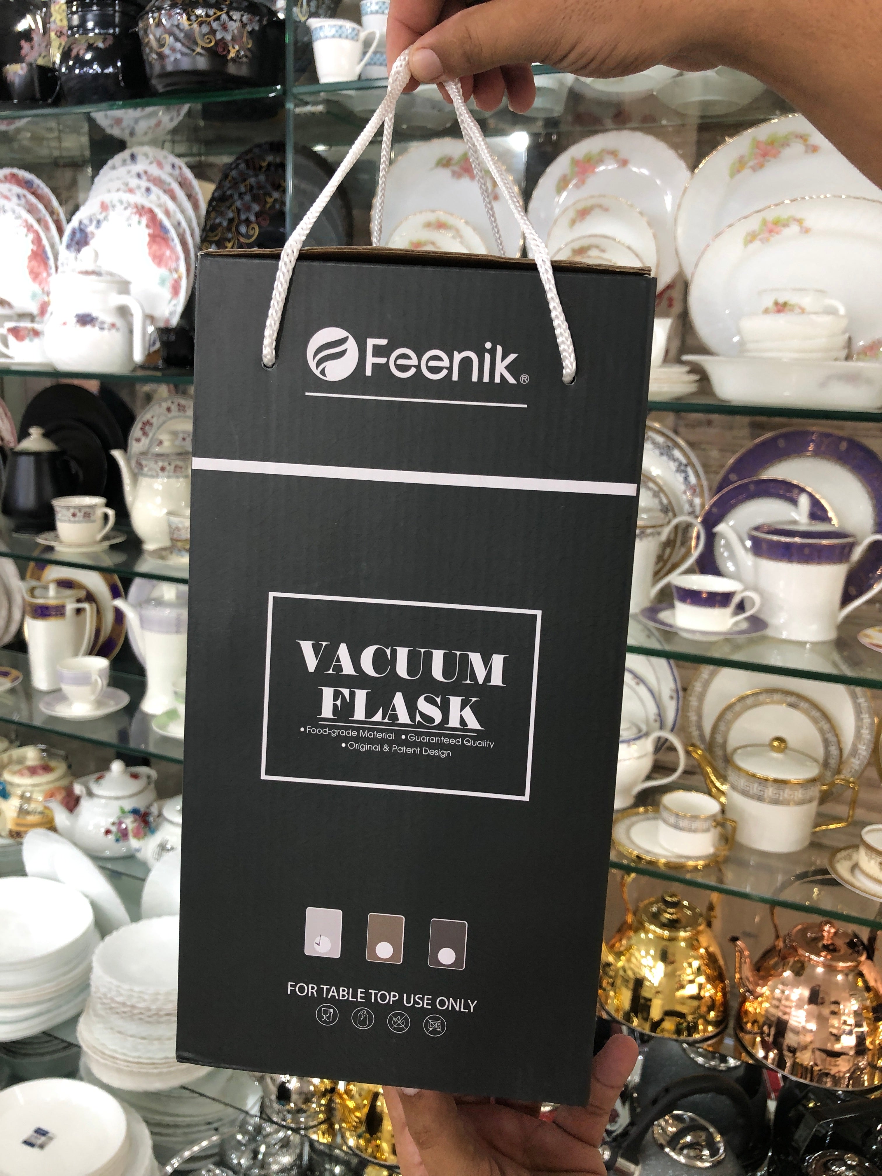 Feenik Luxury Insulated Thermos 1.0L – Premium Hot & Cold Vacuum Flask / Tea & Coffee Jug
