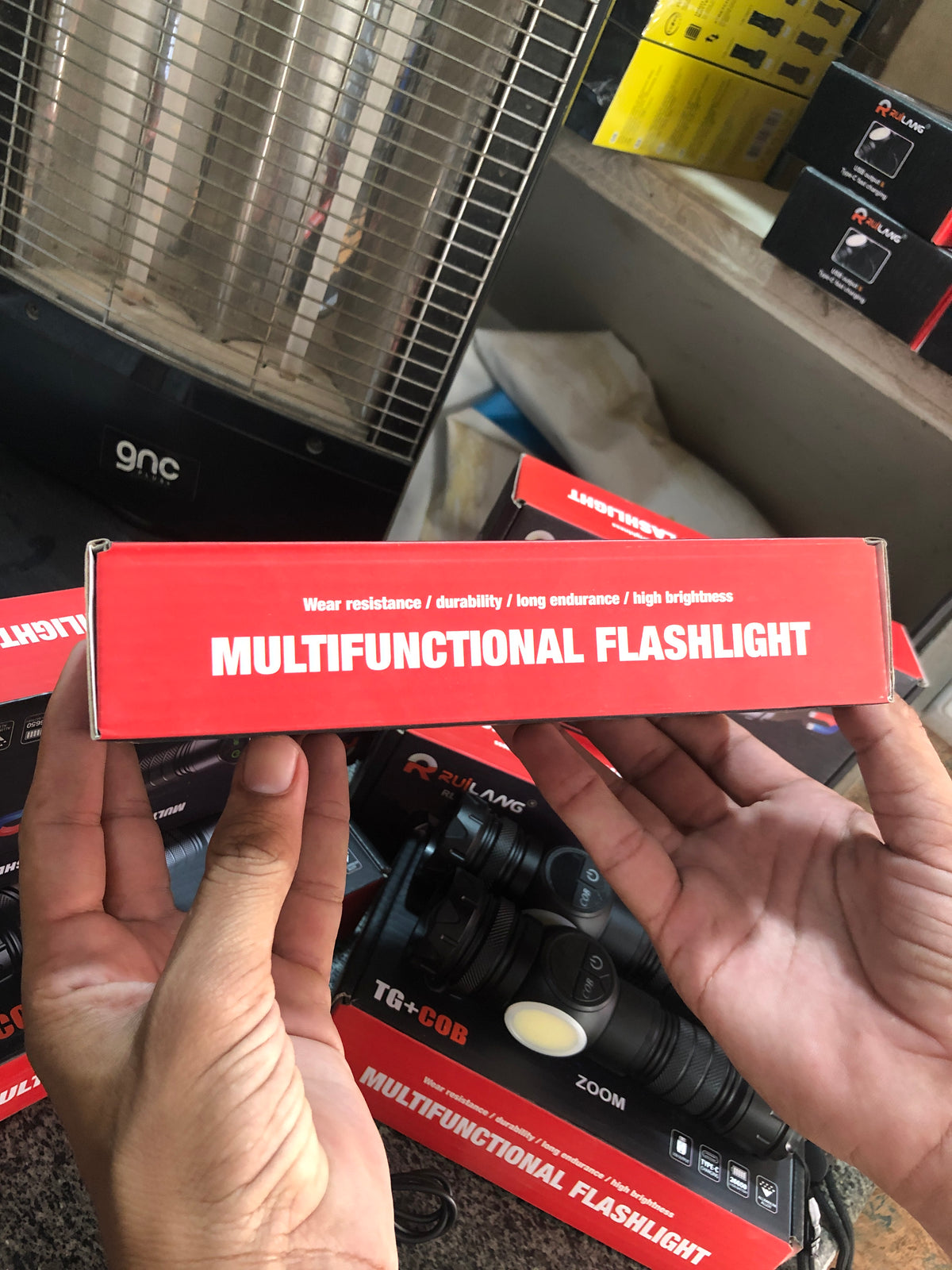 Powerful, rechargeable, waterproof flashlight with TG + COB light, zoom function, and USB charging