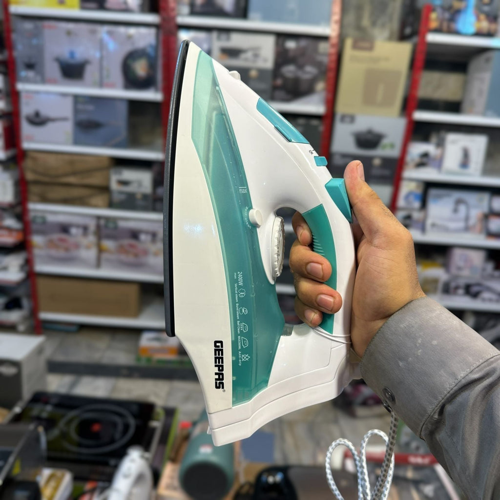 GEEPAS 2400W Cordless/Corded Steam Iron-24015