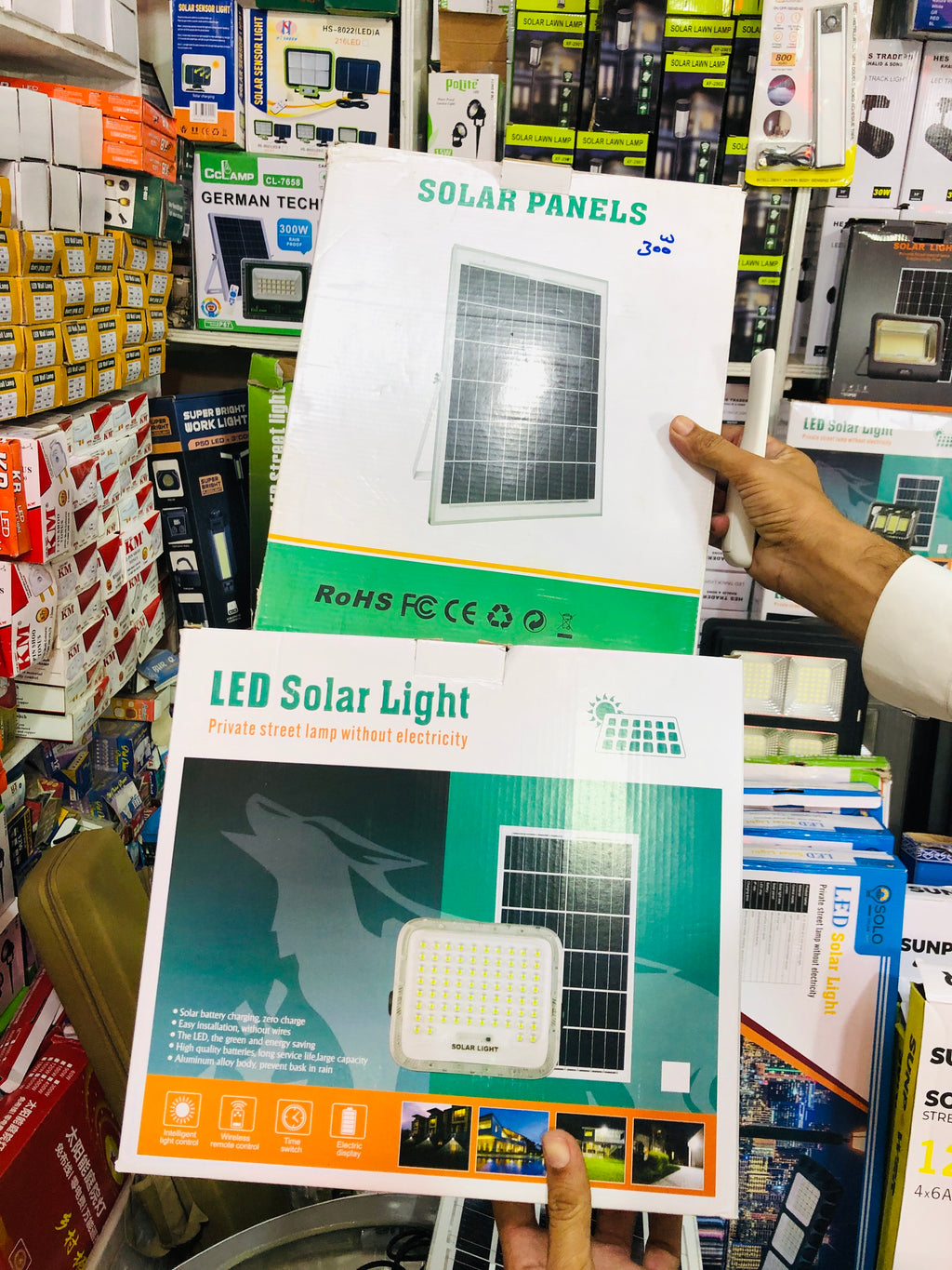 300W LED Solar Flood Light with Solar Panel & Remote Control – Outdoor Rain-Resistant Street Light