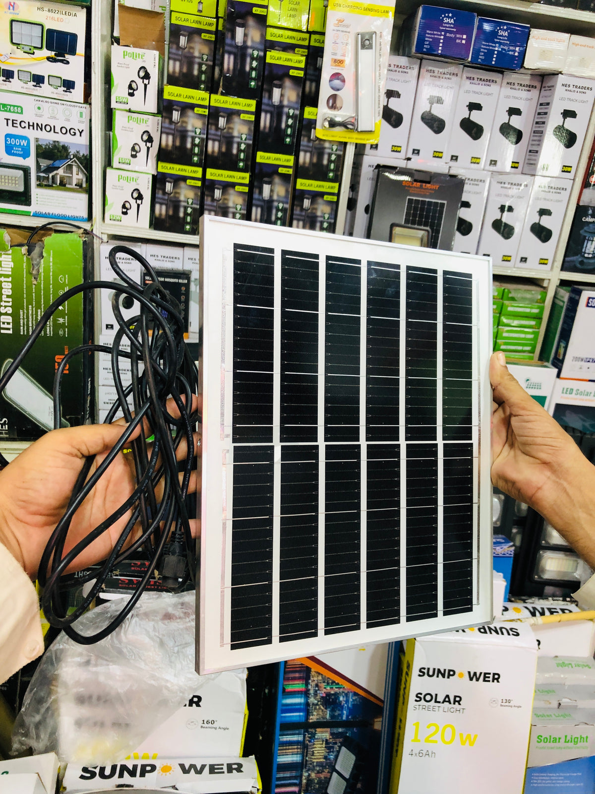 300W LED Solar Flood Light with Solar Panel & Remote Control – Outdoor Rain-Resistant Street Light